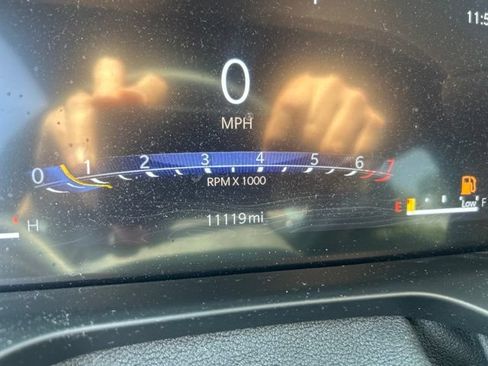 Used 2025 Jeep Grand Cherokee Laredo X w/ Luxury Tech Group I RWD image 8