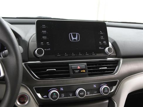 Used 2019 Honda Accord LX image 9