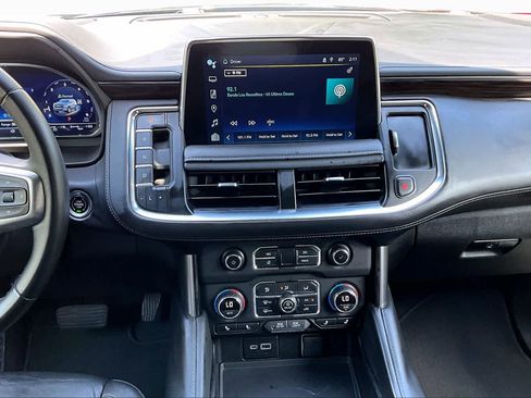 Used 2024 Chevrolet Suburban LT AWD/4WD image 7