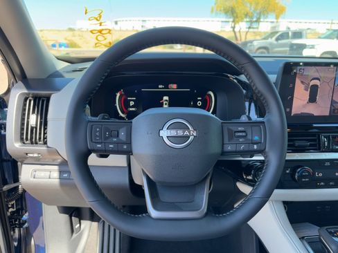 New 2026 Nissan Pathfinder SL image 18