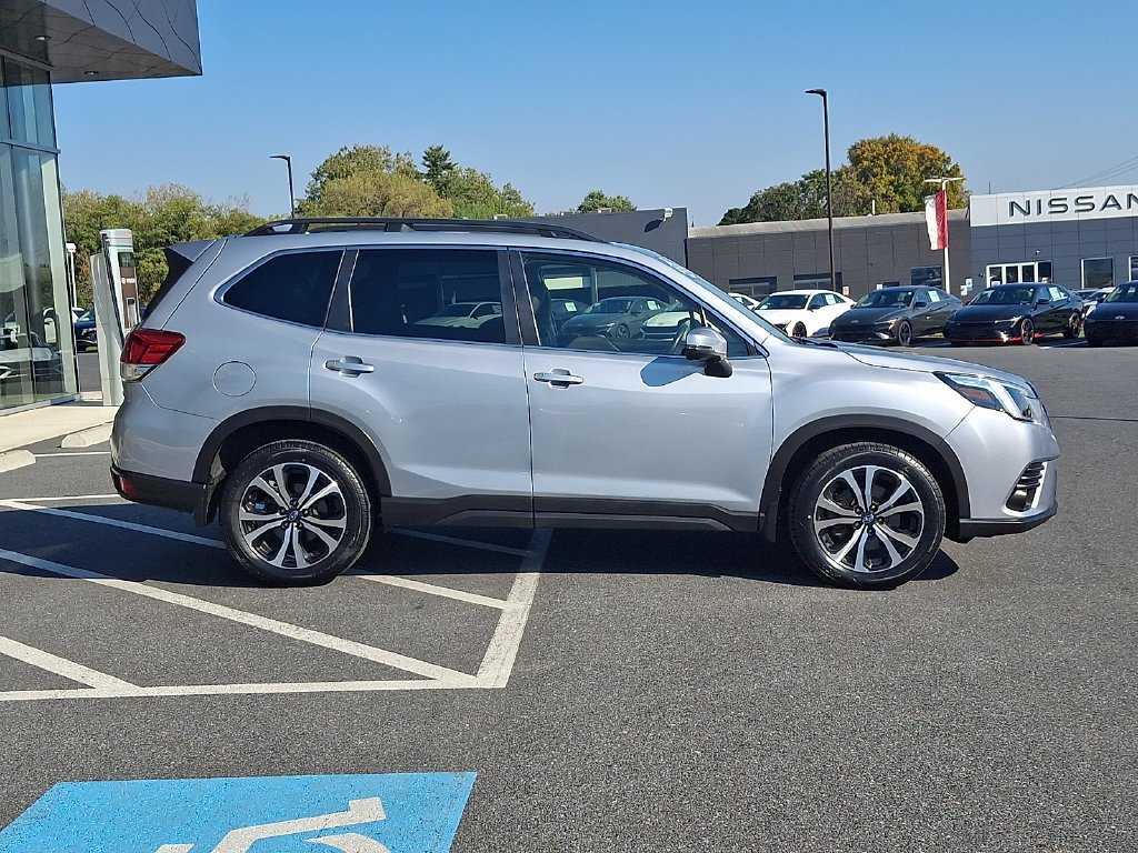 Used 2023 Subaru Forester Limited AWD/4WD image 7