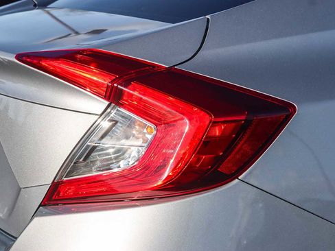 Used 2018 Honda Civic EX image 8