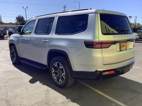 New 2023 Jeep Wagoneer Series III w/ Preferred Equipment Group image 23