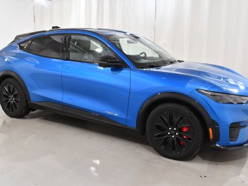 Used 2025 Ford Mustang Mach-E Premium w/ Sport Appearance Package image 5