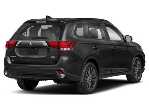 Used 2019 Mitsubishi Outlander AWD image 2