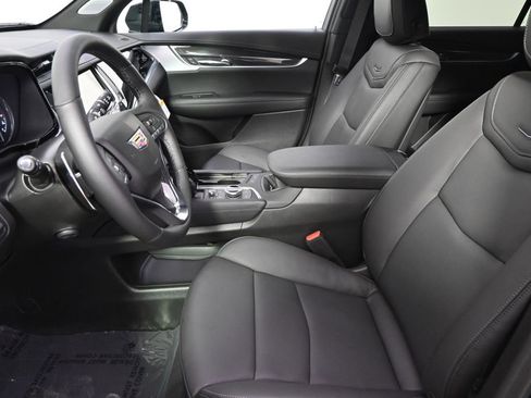 New 2025 Cadillac XT6 Sport w/ Technology Package image 13
