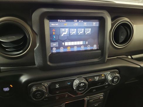 Used 2022 Jeep Wrangler Sport AWD/4WD image 21