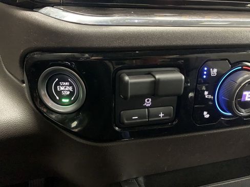 Used 2023 Chevrolet Silverado 1500 LTZ AWD/4WD image 67
