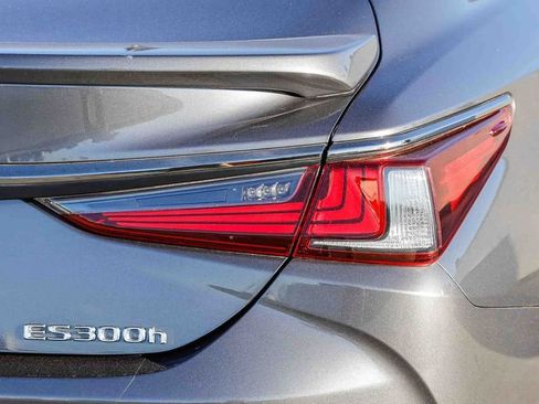 Used 2024 Lexus ES 300h F Sport w/ Accessory Package (Z2) image 10