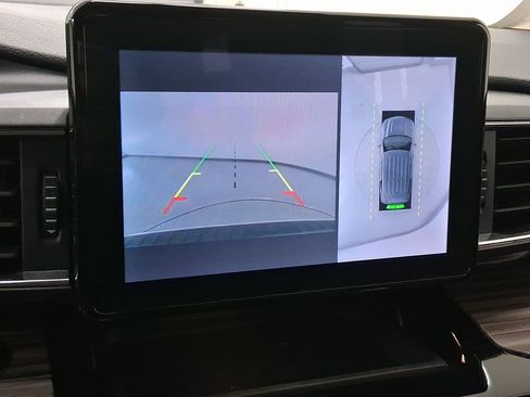 Used 2023 Ford Explorer Limited image 25