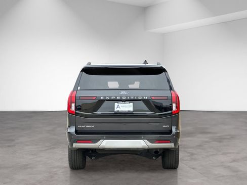 Used 2025 Ford Expedition Max Platinum w/ Driver's Package AWD/4WD image 5