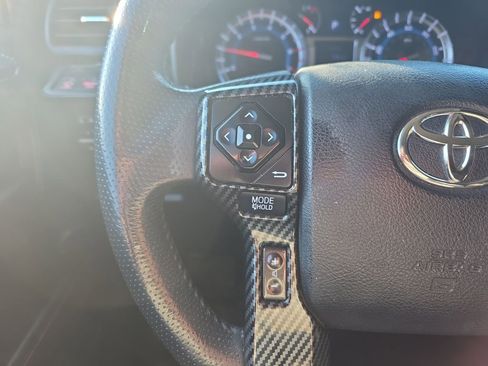 Used 2018 Toyota 4Runner TRD Off-Road Premium image 26