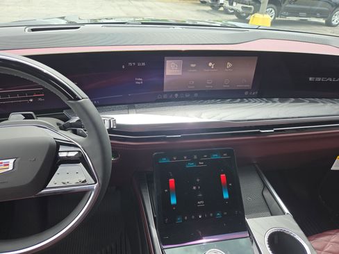 New 2026 Cadillac Escalade Luxury w/ Touring Package AWD/4WD image 19