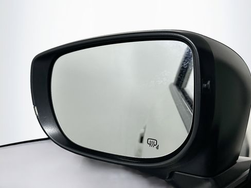 Used 2024 Subaru Crosstrek 2.0i Premium image 16