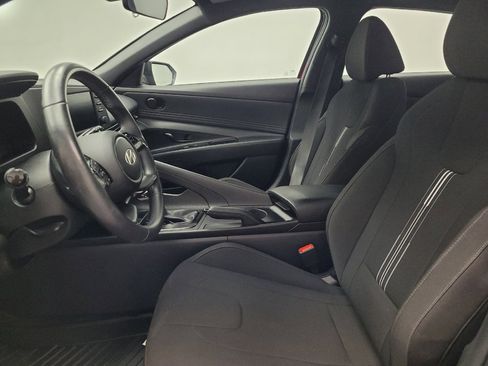 Used 2025 Hyundai Elantra Sport FWD image 17