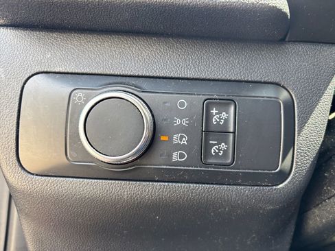 Used 2020 Ford Escape SE FWD image 19