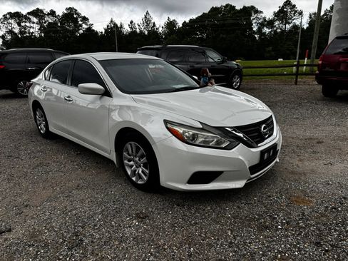 Used 2017 Nissan Altima 2.5 S w/ Power Driver Seat Package FWD image 9