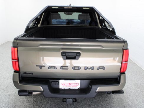 Used 2024 Toyota Tacoma TRD Sport AWD/4WD image 8