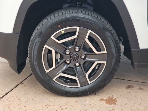 New 2026 Jeep Cherokee Limited image 36