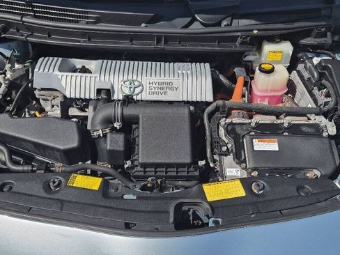 Used 2013 Toyota Prius Two FWD image 9