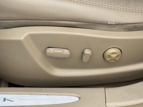 Used 2010 Buick Lucerne CXL FWD image 24