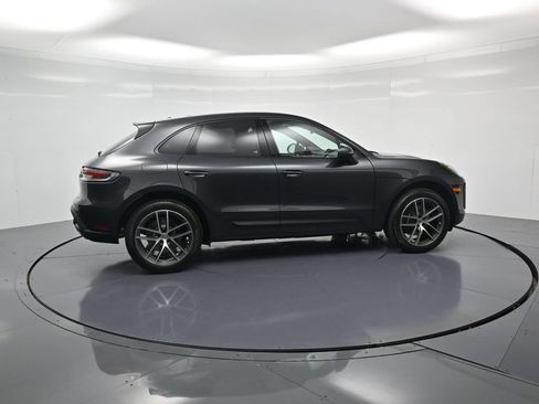 Certified 2026 Porsche Macan AWD/4WD image 31