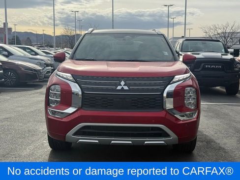 Used 2025 Mitsubishi Outlander image 2