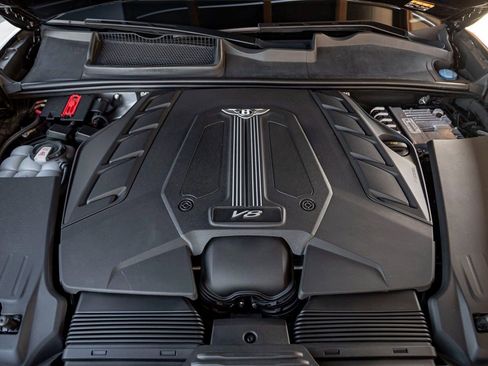 Certified 2022 Bentley Bentayga image 33