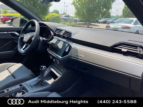 Used 2025 Audi Q3 2.0T Premium image 21