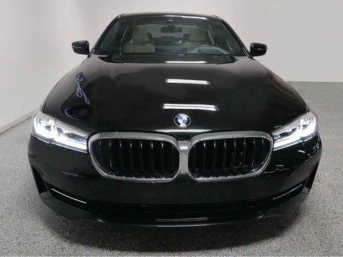 Used 2023 BMW 530i w/ Premium Package RWD image 2