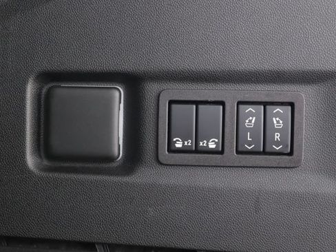Used 2024 Chevrolet Suburban High Country AWD/4WD image 36
