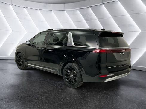 Used 2022 Kia Carnival SX Prestige image 6