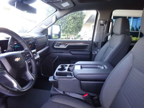 Certified 2024 Chevrolet Silverado 2500 LT AWD/4WD image 13