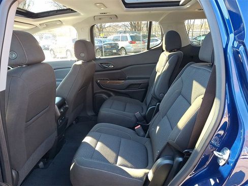 Certified 2023 GMC Acadia SLE w/ Driver Convenience Package image 20