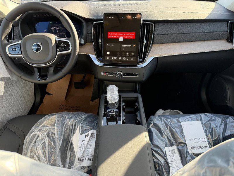 New 2026 Volvo XC90 T8 Plus w/ Protection Package Premier AWD/4WD image 7