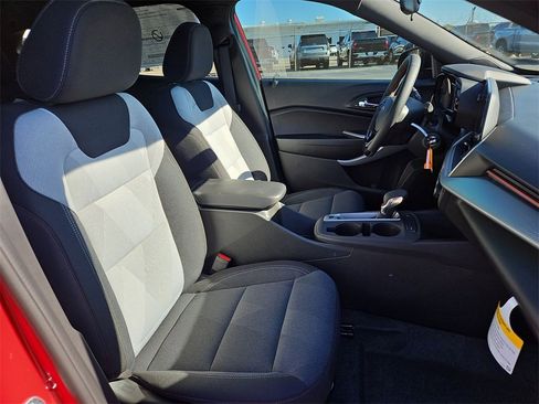 New 2026 Chevrolet Trax RS w/ Sunroof Package image 19