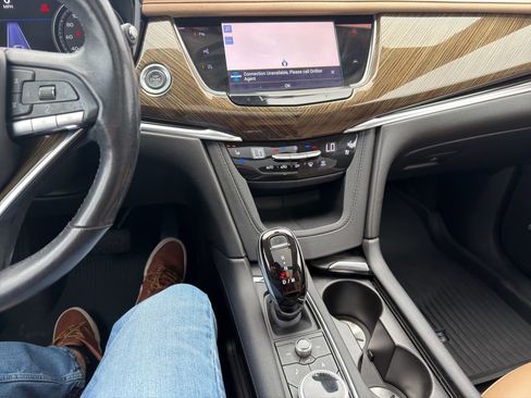Certified 2021 Cadillac XT6 Premium Luxury w/ Platinum Package FWD image 23