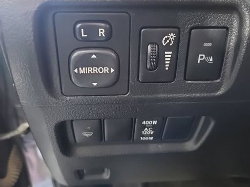 Used 2018 Toyota 4Runner Limited AWD/4WD image 8