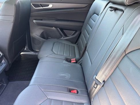 Used 2025 Volkswagen Atlas Cross Sport SEL R-Line AWD/4WD image 20