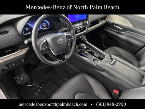 Used 2024 Toyota Grand Highlander Limited image 10