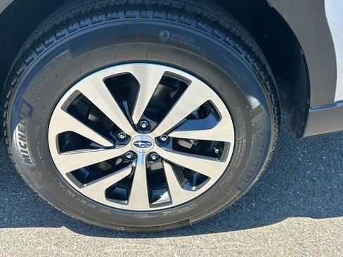 Used 2024 Subaru Outback Premium image 7
