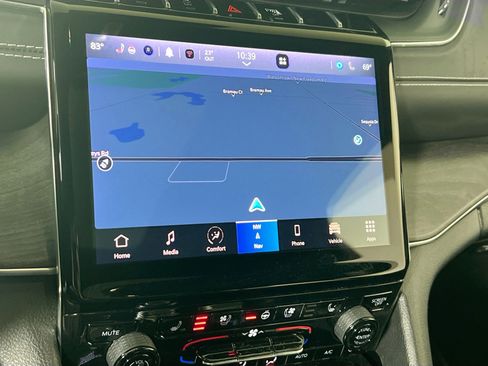 Used 2023 Jeep Grand Cherokee Overland image 13