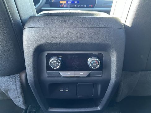 New 2026 Chevrolet Traverse LT image 25