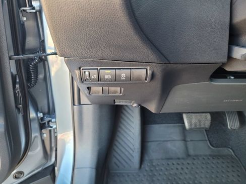 Used 2026 Toyota Corolla Cross LE FWD image 25