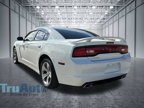 Used 2014 Dodge Charger SE w/ Sport Appearance Group RWD image 5