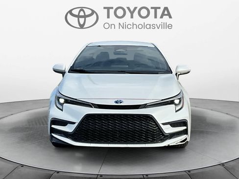 Used 2025 Toyota Corolla SE FWD image 8