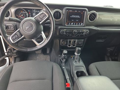 Used 2019 Jeep Wrangler Unlimited Sahara image 10