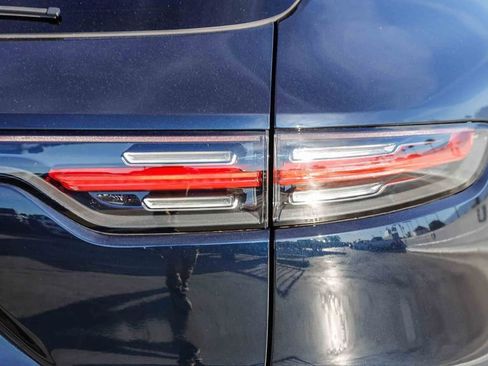 Used 2023 Porsche Cayenne Platinum Edition image 10