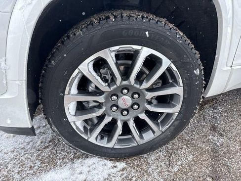 Used 2022 GMC Acadia Denali AWD/4WD image 10