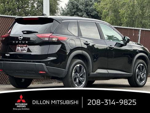 Used 2025 Nissan Rogue SV AWD/4WD image 7